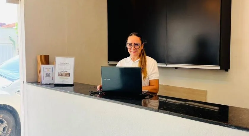 Art Hotel - Image 1