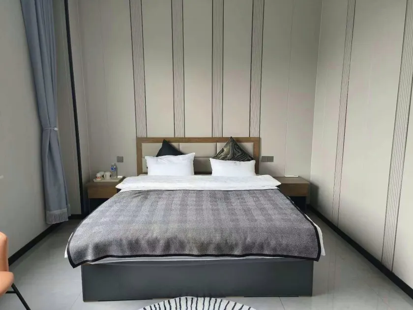 Yijia Hotel - Image 1