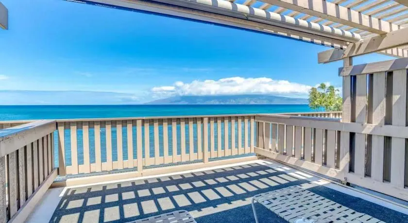 A9 Direct Oceanfront 2 Level 2 Lanai Amazing Views Sunsets & AC Comfort - Image 1