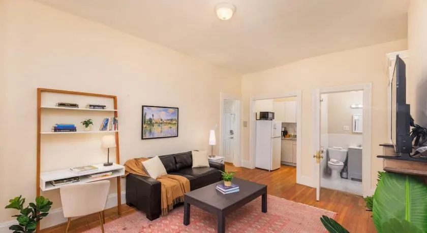 Centrally Located Back Bay 1 Bedroom - Image 1
