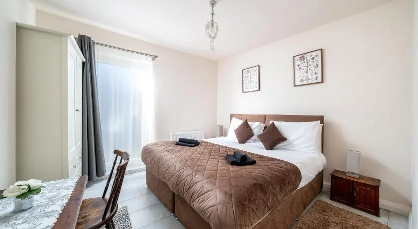 1 bed Deluxe South London - Image 1