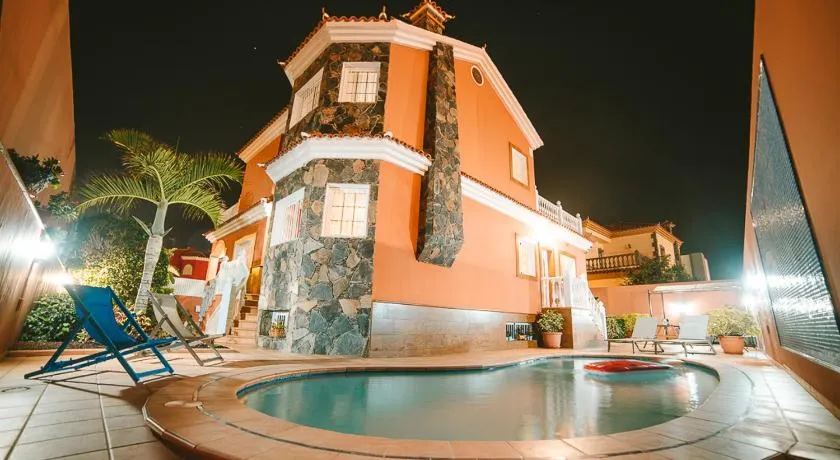 Villa Morada Sonneland con piscina privada climatizada - Image 1