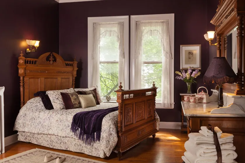 Vrooman Mansion Bloomington - Image 1
