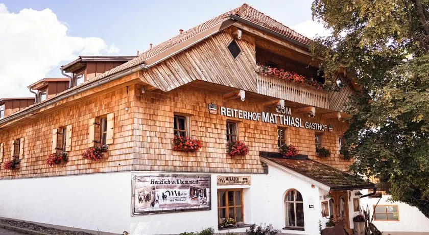 Landhotel zum Matthiasl - Image 1