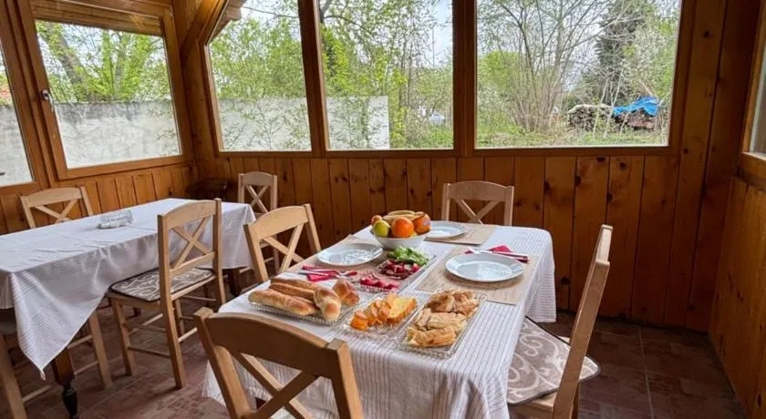 Zeravica bed & breakfast - Image 1