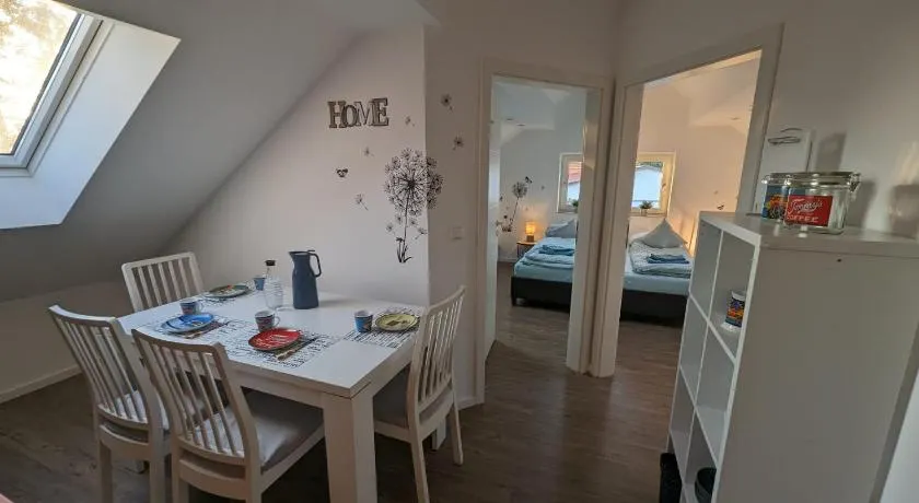 Helle Wohnung mit zwei Schlafzimmern - Image 1