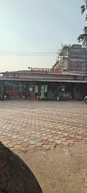 Highway King Hotel and Restaurant - Image 1