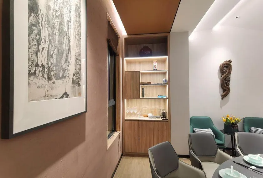 Eight or nine residential rooms in East Lake - Image 1