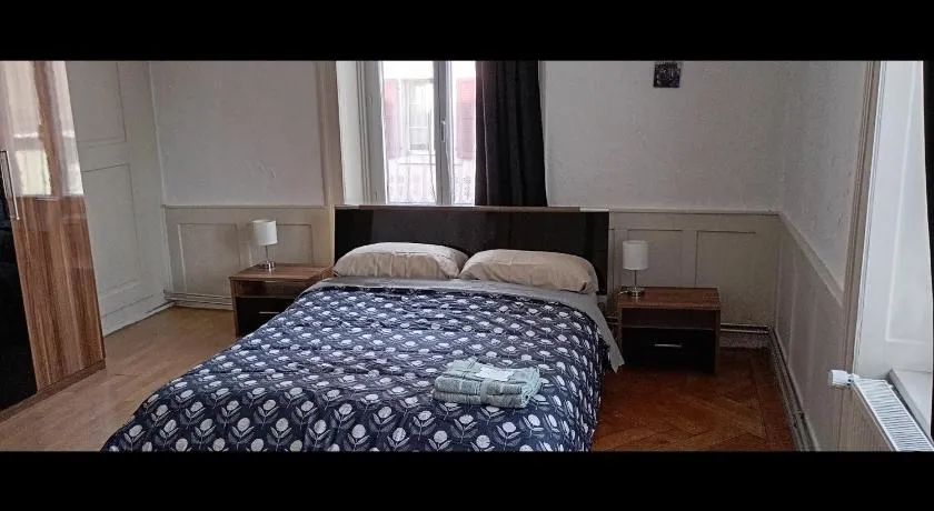 Chambre 4 au centre - Image 1
