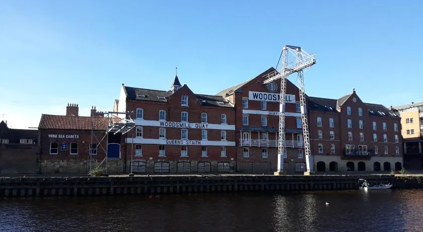 Riverside Apartment York - Image 1