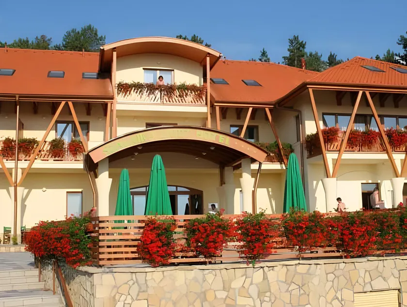 Szalajka Liget Hotel és Apartmanházak - Image 1