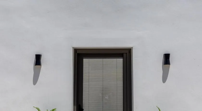 Raffar luxury houses Chora II - Image 1