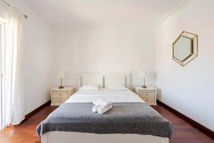 Room 4 With AC shared bathroom - Image 1
