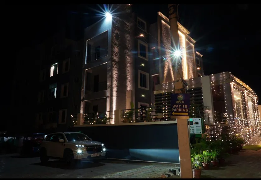 Grand Resort - Image 1