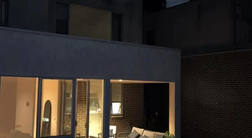 Shared House in Melbourne - Image 1