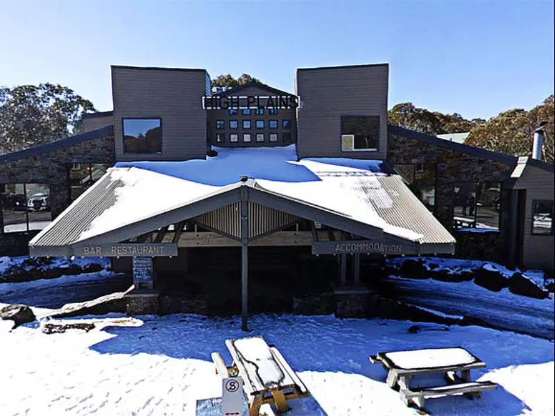 Hi Plains Garadyigan Chalet - Image 1