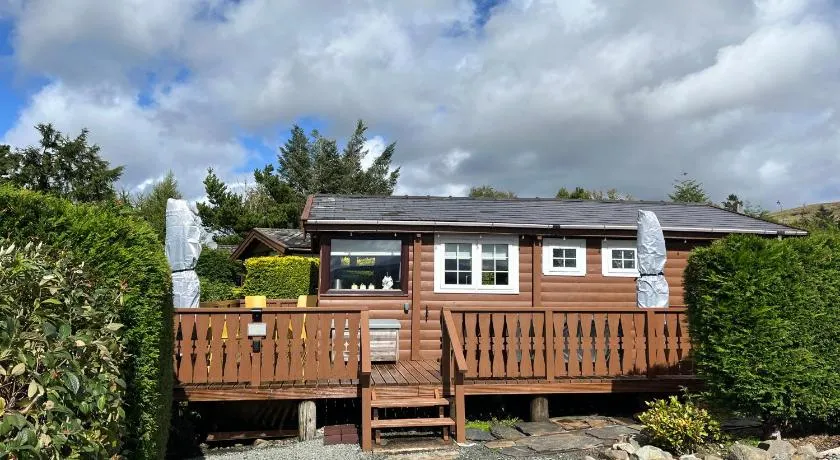 Log Cabin Retreat Snowdonia - Image 1