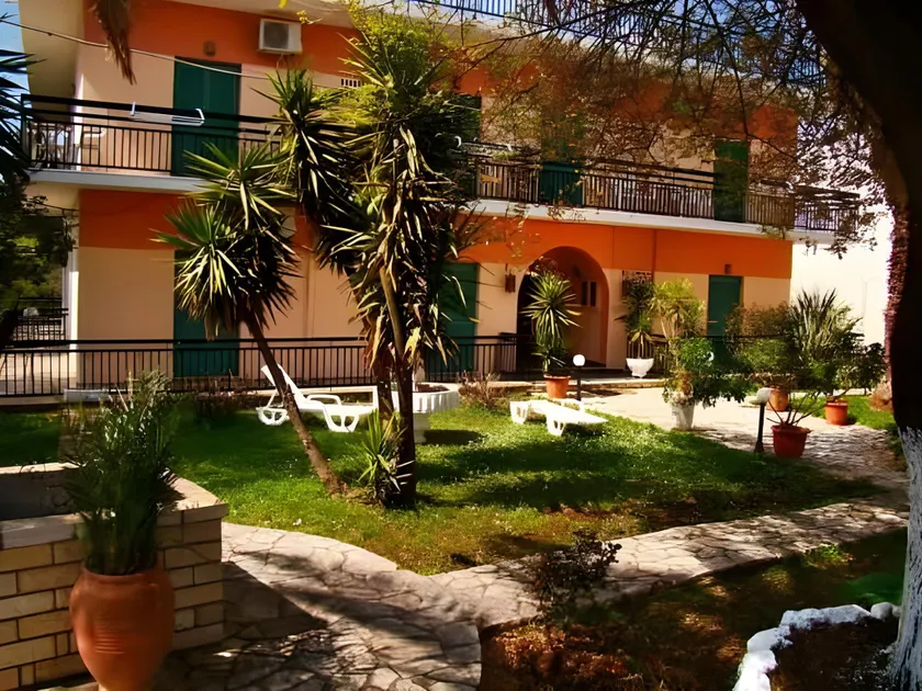 Maritsas Apartments - Image 1