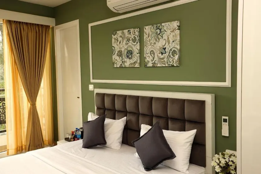 White Mint - Image 1