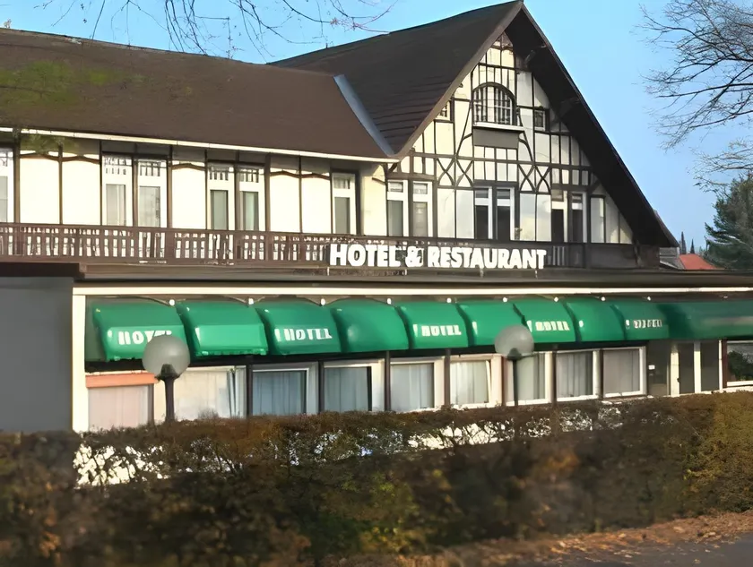 Hotel Schweizerhaus - Image 1