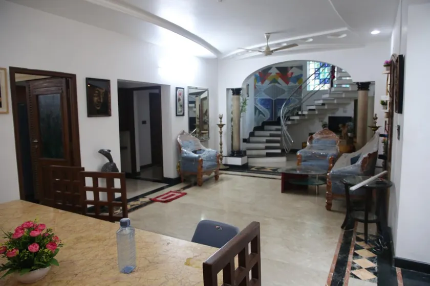 BOUTIQUE BUNGALOW - Image 1
