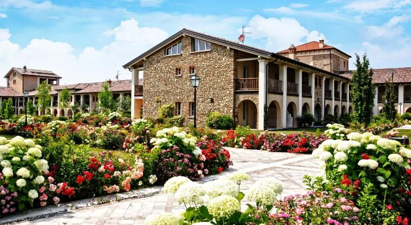Garda Residence San Vigilio Golf - Image 1
