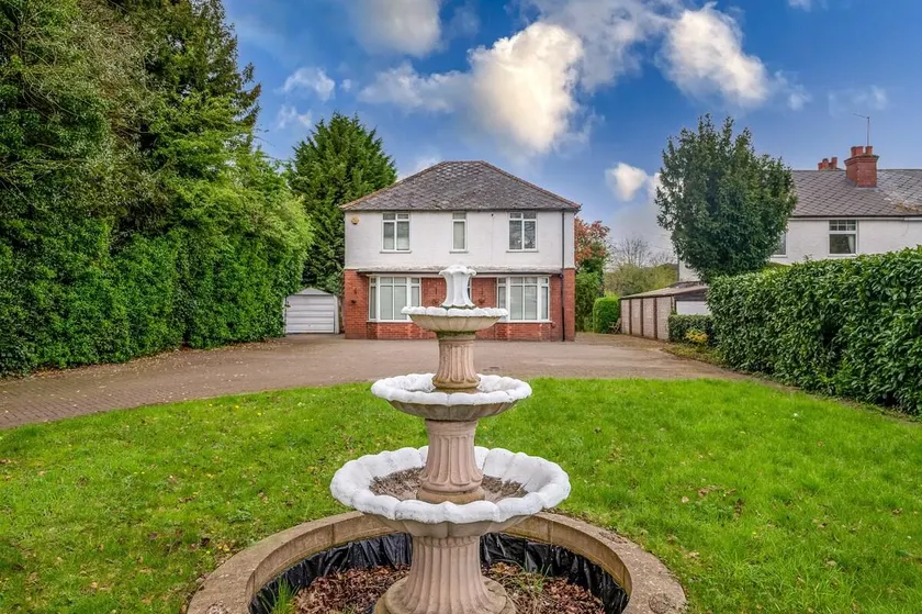 The Royal Worcester - 5 Bedrooms, Upto 10 Guests, - Image 1
