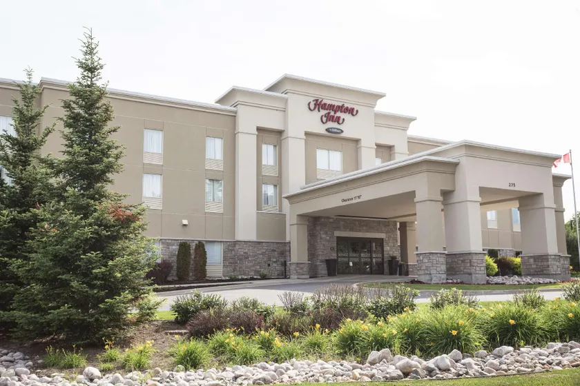 HAMPTON INN ELLIOT LAKE - Image 1