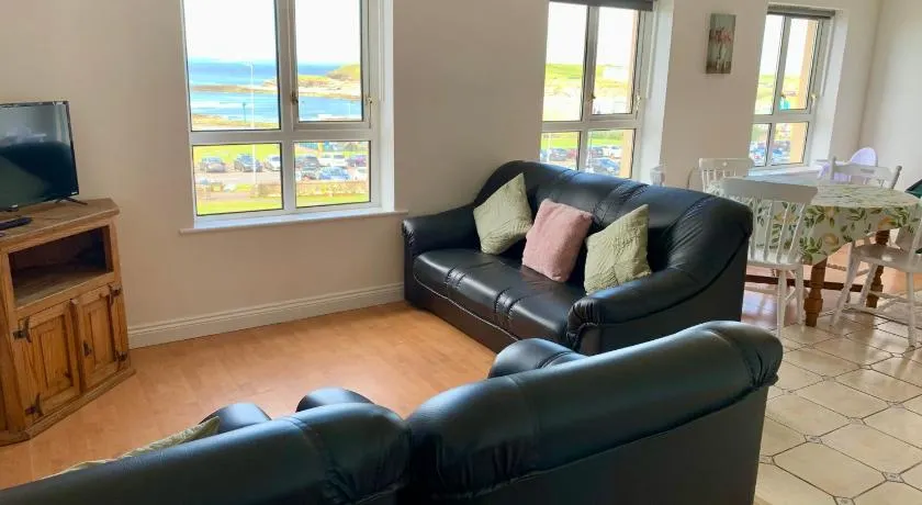 4 Peak Apartment - Sea View - Image 1