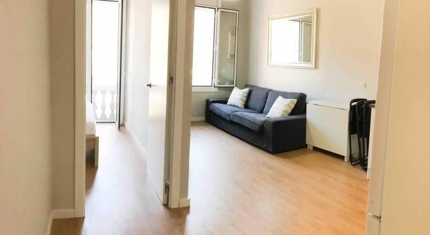 2 BEDROOM APARTMENT SANTS - Image 1
