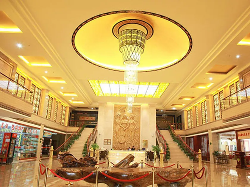 Vienna International Hotel Wuhan Huanghelou Pengliuyang Metro Station - Image 1