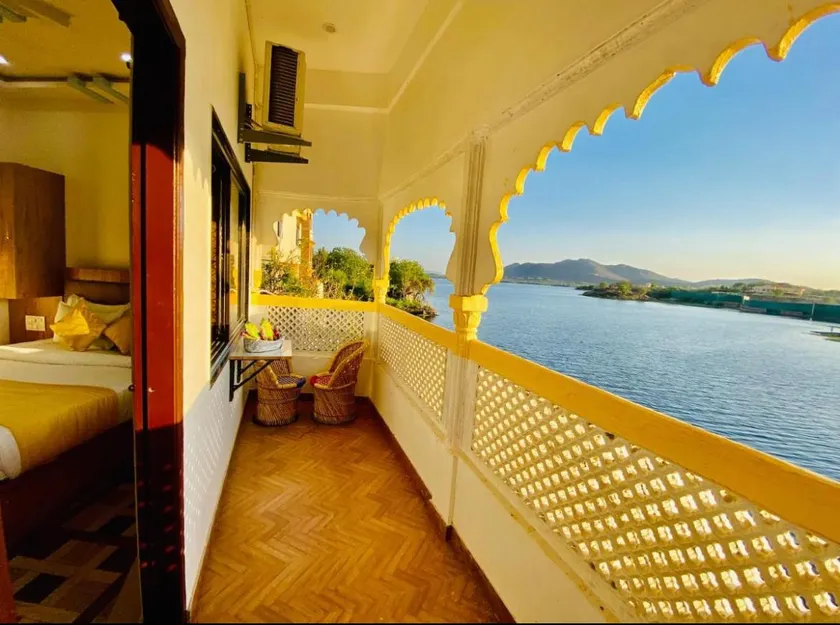 Hotel Vallabh with lake facing balcony - Image 1
