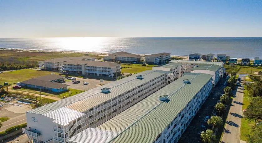 Cozy Condo with Community Pool Walk to Beach - Image 1