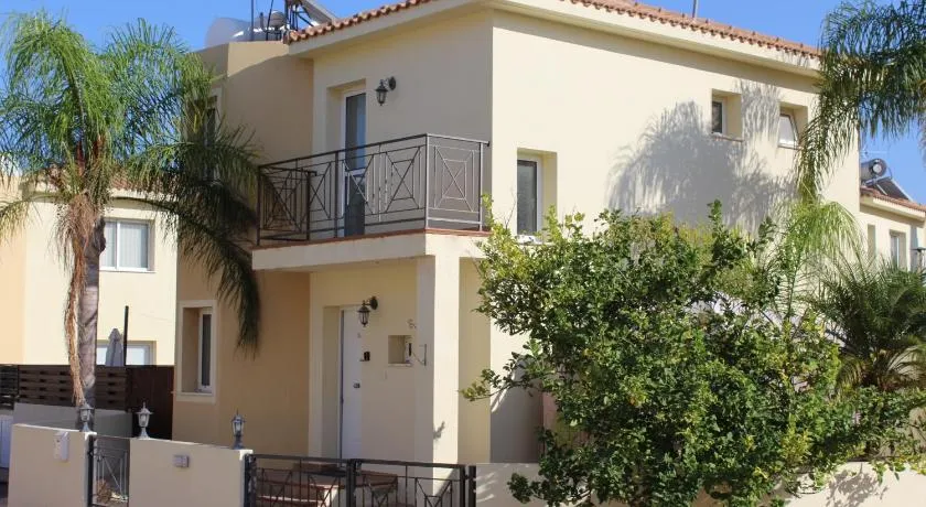 Natali villa in a perfect location - Image 1