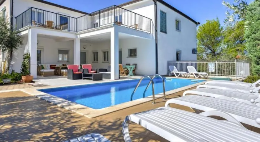 Exquisito apartamento con barbacoa | Vistas al jardín - Image 1