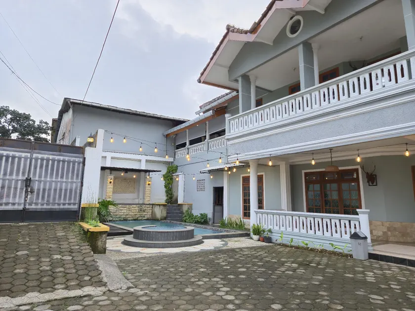 Villa Rusa (best villa you can get in da’ town) - Image 1