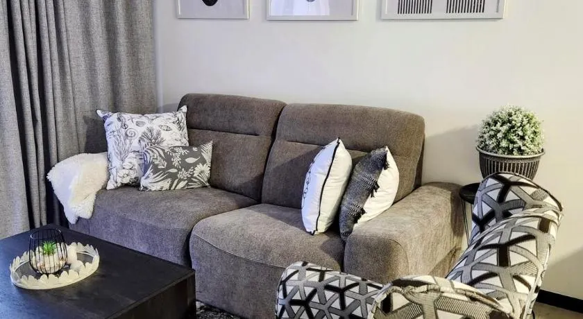 Urban Contempo Lush - Image 1