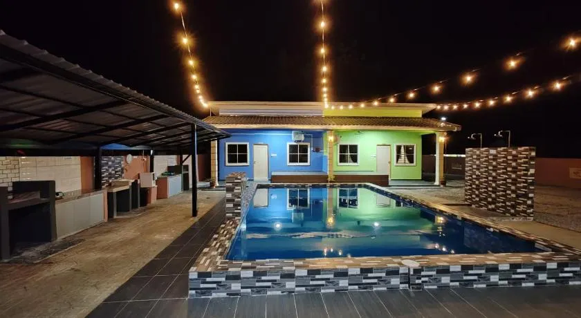 Chalet Restu Mak Abah Pool Merlimau Melaka - Image 1