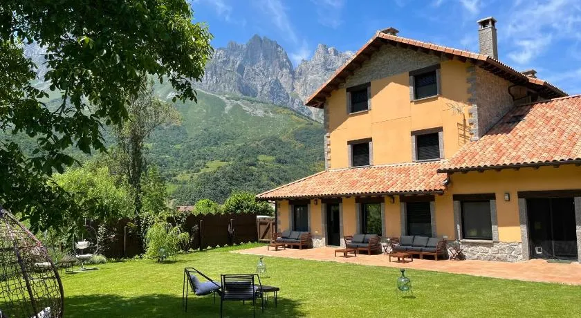 Hotel Eigón - Image 1
