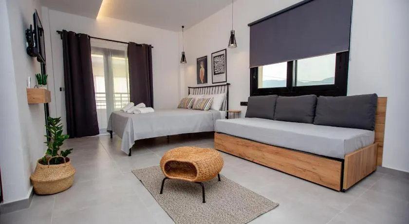 LA PLAZA luxury suites NEA VRASNA - Image 1
