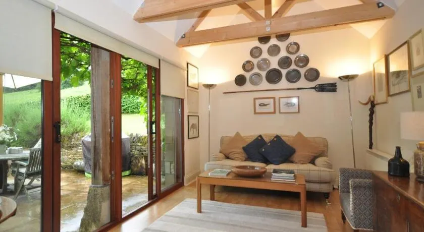 1 Bed in Cheltenham oc-44932 - Image 1
