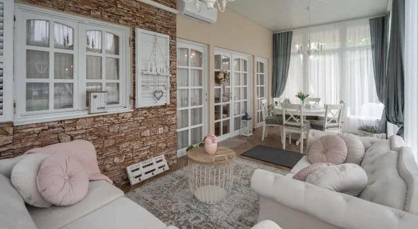 Tündér-Lak Apartman - Image 1