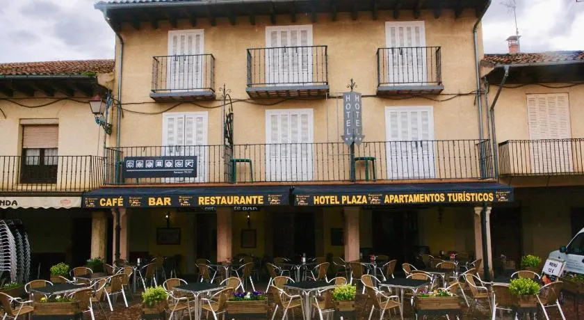 Hotel plaza - Image 1