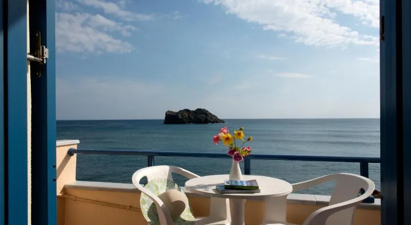 Hotel Kyma - Image 1