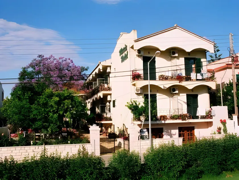 Marie Hotel - Image 1