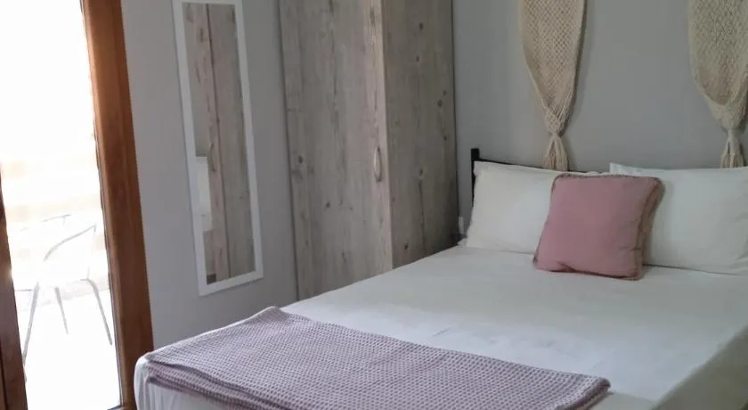 Almira - rooms to let - Image 1