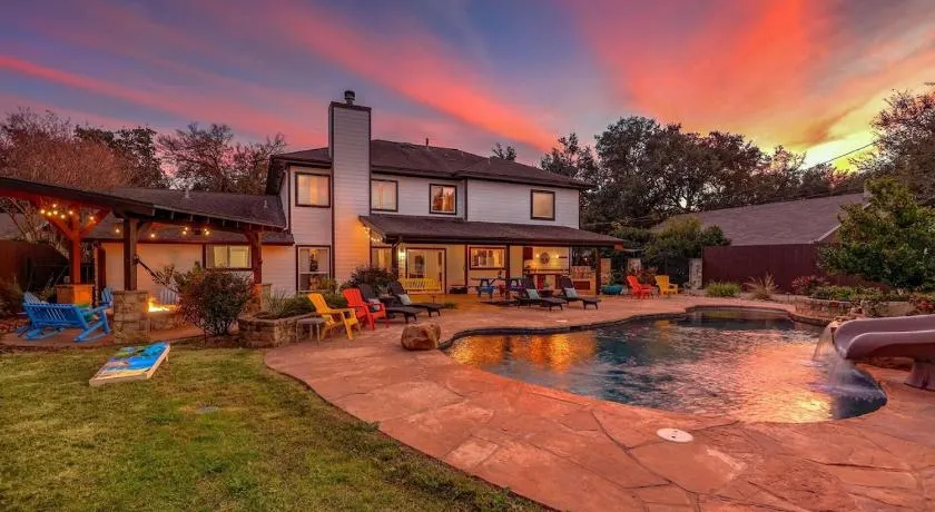 North Austin Oasis near Domain 20 min to Downtown - Image 1