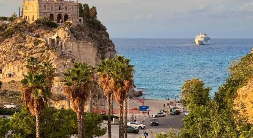 Casa Vacanze "Pizzo Sorriso Del Mare" - Image 1