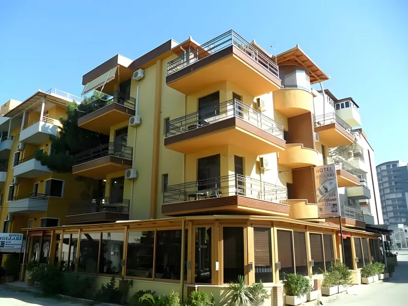 Hotel Dollari - Image 1