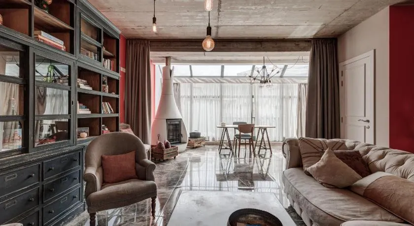 Talbot & Bons Studio Flat - Image 1